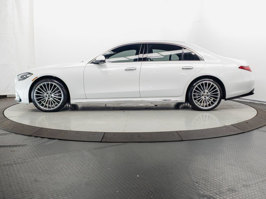 Used 2024 Mercedes-Benz S 580 4MATIC Sedan image 4