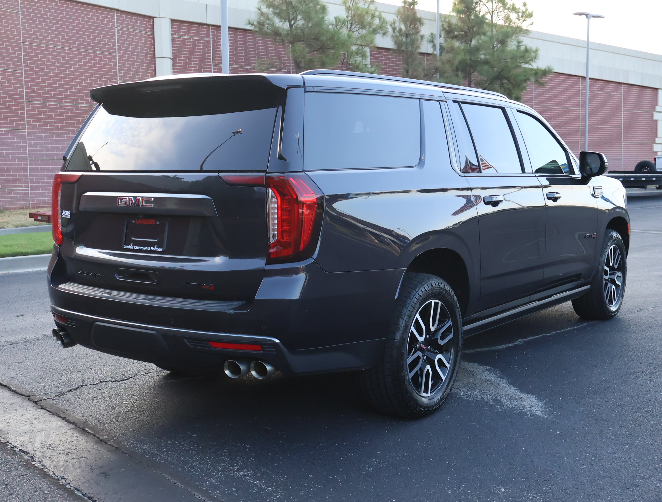 Used 2023 GMC Yukon XL AT4 w/ LPO, Floor Liner Package AWD/4WD image 38