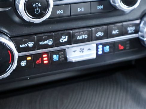 Used 2024 Ford F250 Platinum w/ FX4 Off-Road Package AWD/4WD image 7