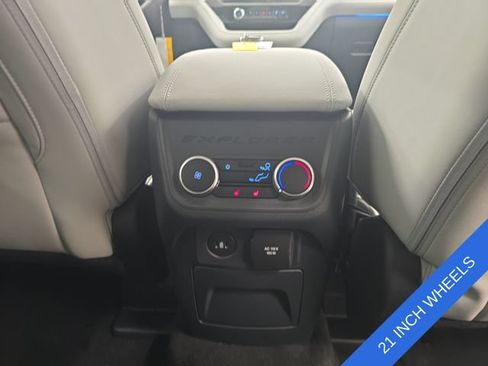 New 2026 Ford Explorer Platinum w/ LUX Leather Package AWD/4WD image 16