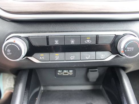 Used 2024 Nissan Altima 2.5 SV FWD image 47