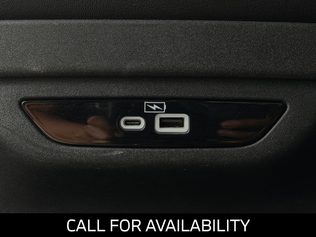 Used 2023 Chrysler Pacifica Touring-L FWD image 29