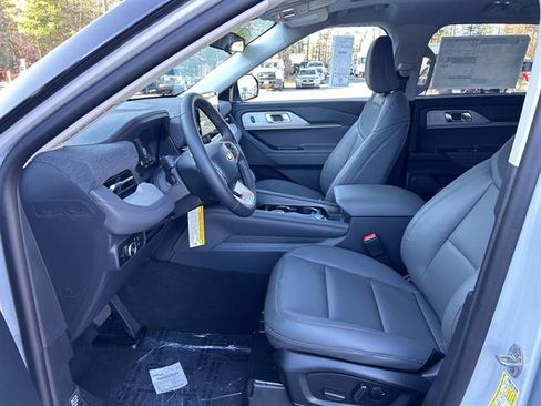 New 2026 Ford Explorer Active w/ Active Comfort Package image 7