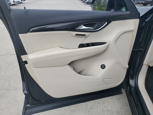 Used 2021 Buick Envision Essence FWD image 22