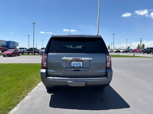 Used 2019 GMC Yukon XL Denali w/ Denali Ultimate Package AWD/4WD image 4