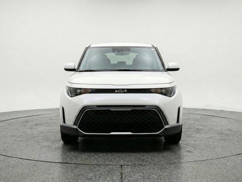 Used 2025 Kia Soul LX w/ LX Technology Package FWD image 2
