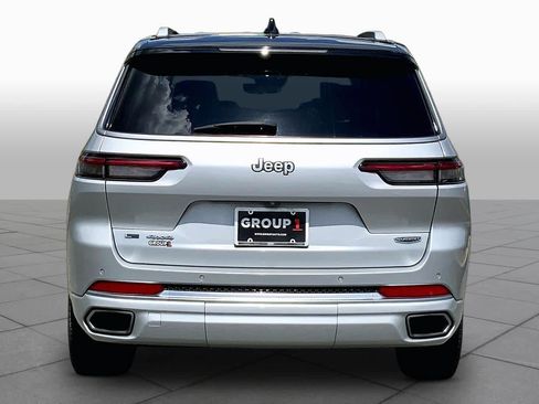 Used 2023 Jeep Grand Cherokee L Summit w/ Luxury Tech Group V AWD/4WD image 6