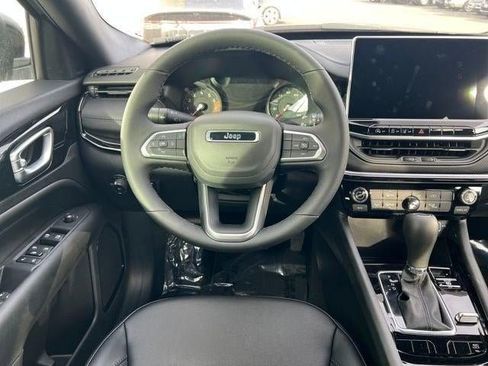 New 2026 Jeep Compass Latitude image 33