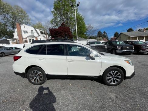 Used 2016 Subaru Outback 2.5i Limited AWD/4WD image 5
