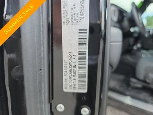 Certified 2025 Jeep Wrangler Sport AWD/4WD image 28
