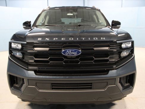 New 2026 Ford Expedition Active image 27