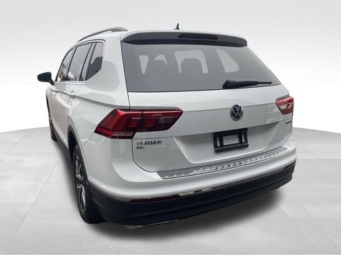 Used 2020 Volkswagen Tiguan SE w/ Panoramic Sunroof Package image 20