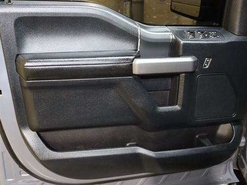 Used 2019 Ford F150 XLT w/ Equipment Group 302A Luxury AWD/4WD image 37