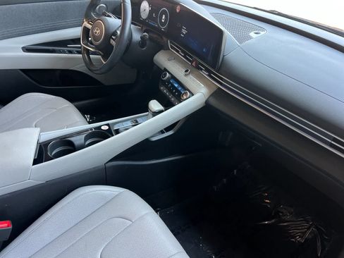 Used 2024 Hyundai Elantra Limited FWD image 16