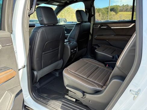 New 2026 GMC Acadia Denali Ultimate FWD image 28
