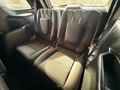 Used 2019 Ford Explorer XLT image 20