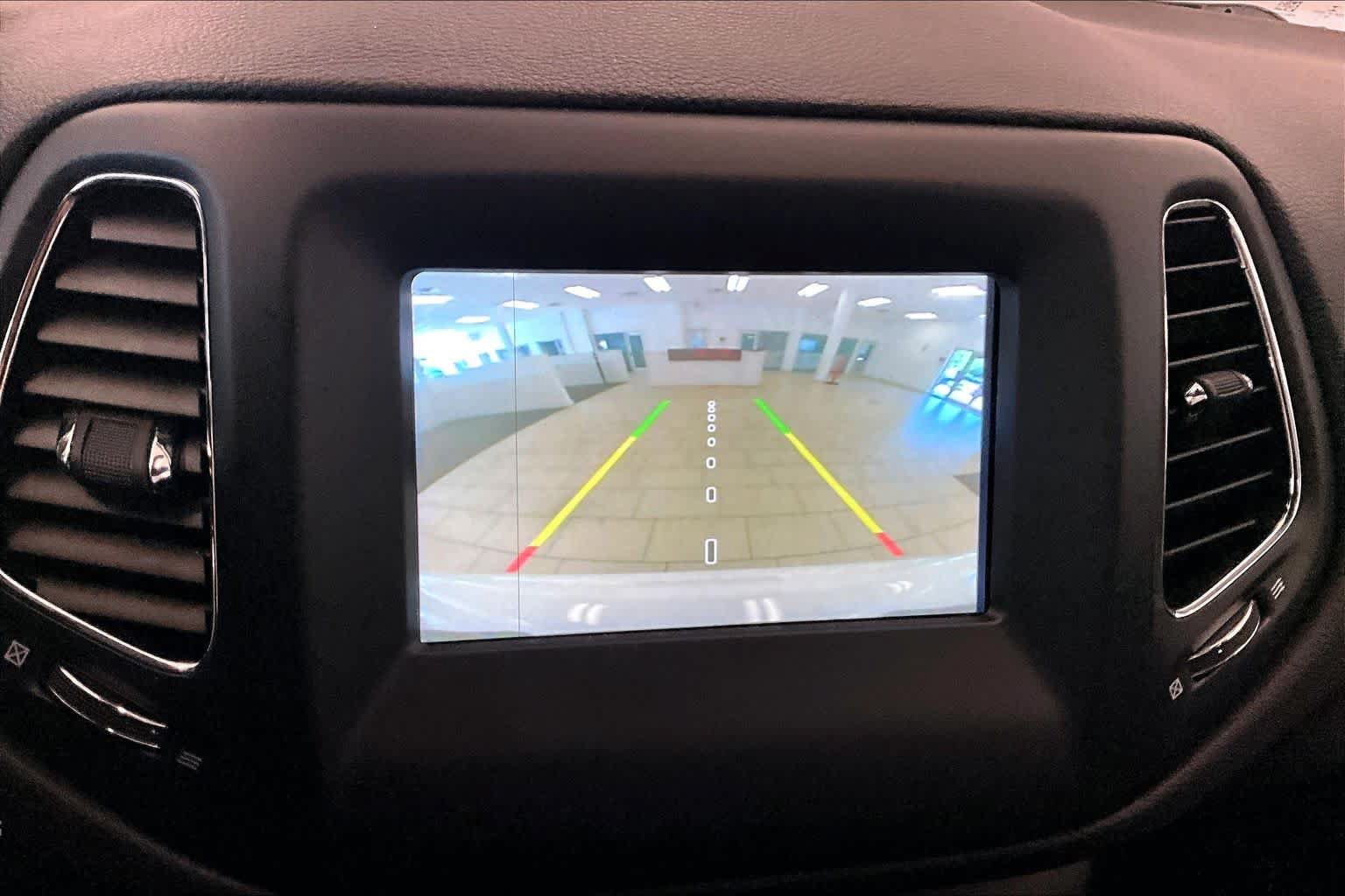 Used 2020 Jeep Compass Latitude FWD image 22