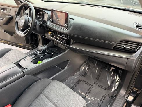 Used 2021 Nissan Rogue SV FWD image 16