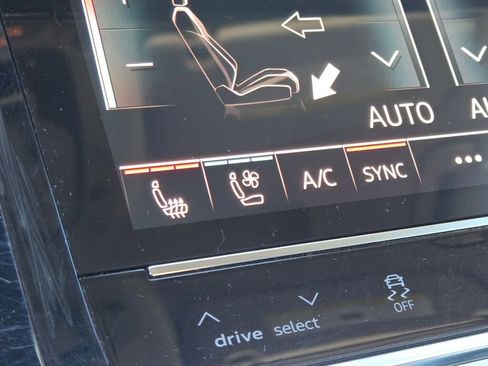 Used 2019 Audi e-tron Premium Plus image 30