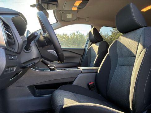 Used 2025 Nissan Rogue SV image 30