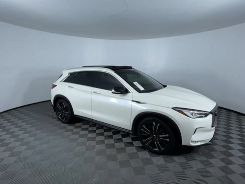 Used 2021 INFINITI QX50 Luxe w/ Appearance Package AWD/4WD image 2