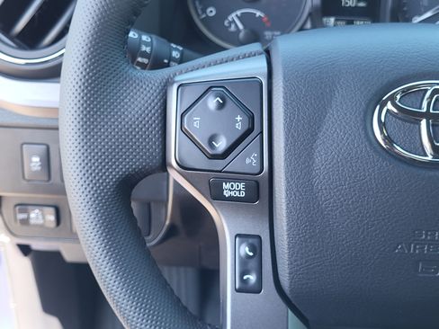 Used 2023 Toyota Tacoma TRD Off-Road AWD/4WD image 14