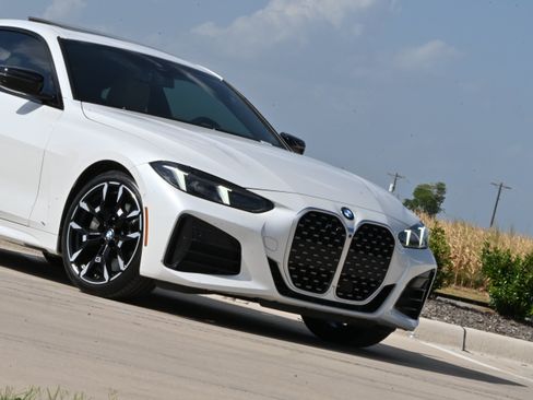 Used 2025 BMW 430i Coupe w/ M Sport Package RWD image 35
