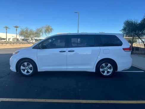 Used 2013 Toyota Sienna L image 6