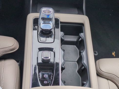 New 2026 Volvo XC90 B6 Ultra w/ Protection Package AWD/4WD image 14