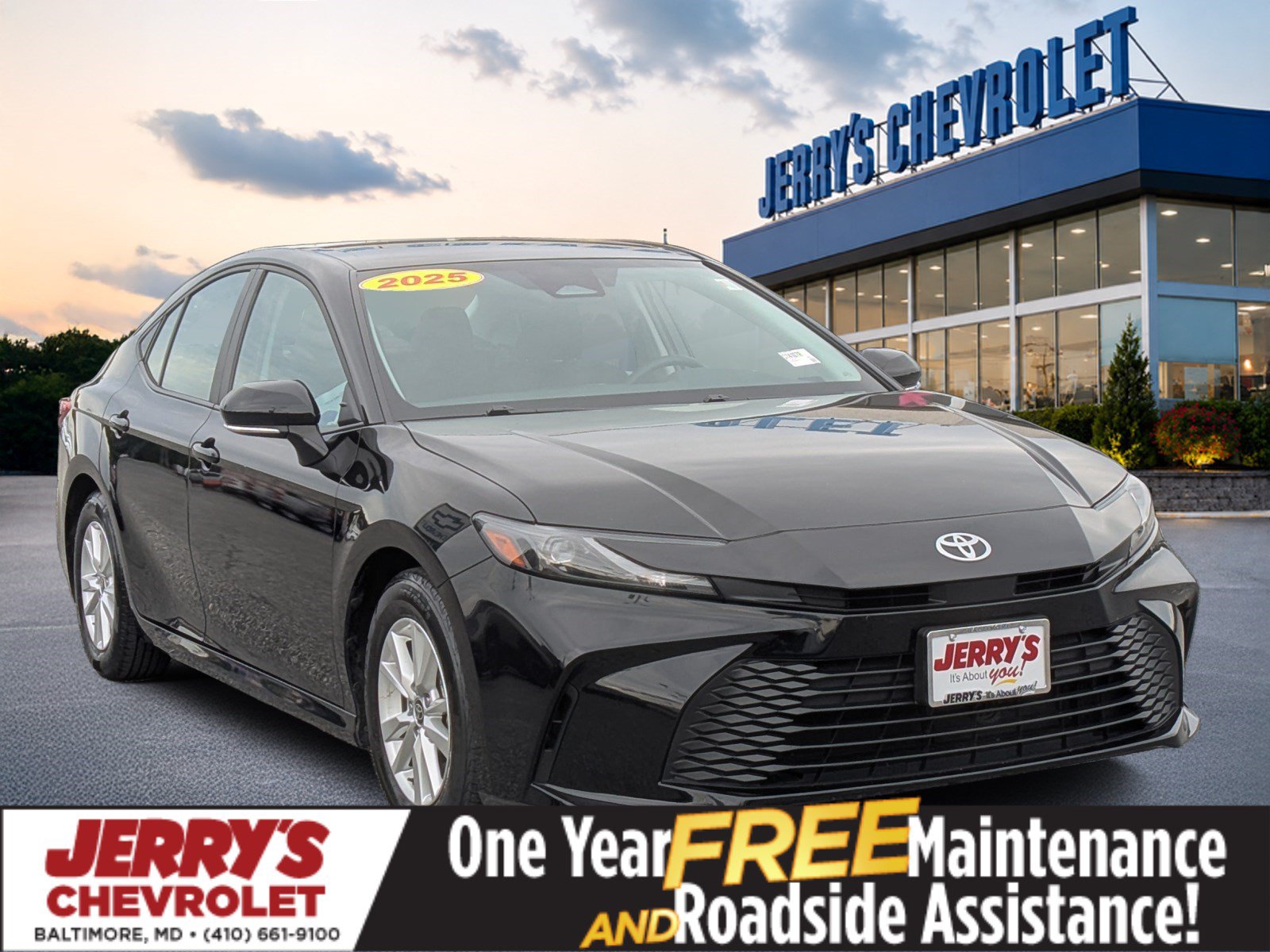 Used 2025 Toyota Camry LE FWD image 1