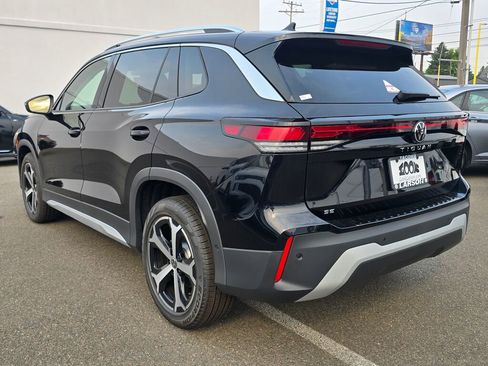 New 2025 Volkswagen Tiguan SE image 6