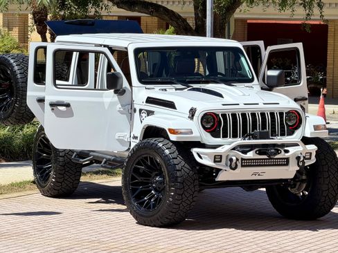 Used 2025 Jeep Wrangler Sport S AWD/4WD image 5