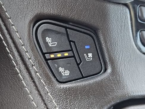 Used 2020 Chevrolet Suburban Premier RWD image 24