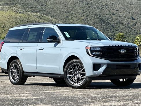 New 2026 Ford Expedition Platinum w/ Stealth Appearance Package AWD/4WD image 1