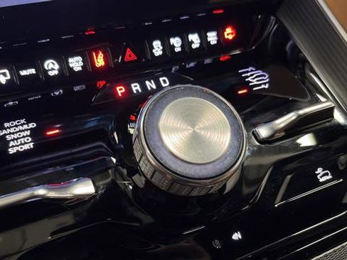 Used 2024 Jeep Grand Wagoneer Series III w/ Rear Seat Video Group 1 image 19