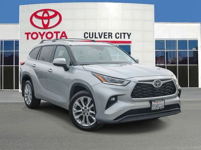 Used 2023 Toyota Highlander Limited