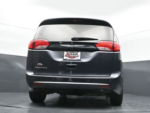 Used 2019 Chrysler Pacifica Touring-L Plus w/ Advanced Safetytec Group FWD image 39