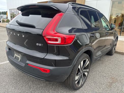 Used 2023 Volvo XC40 B5 Ultimate w/ Protection Package Premier AWD/4WD image 4