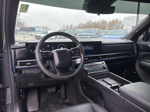 Used 2025 Hyundai Santa Fe Calligraphy image 12