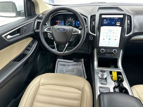 Used 2022 Ford Edge SEL w/ Convenience Package image 16
