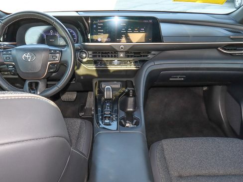 Used 2024 Toyota Crown XLE image 10