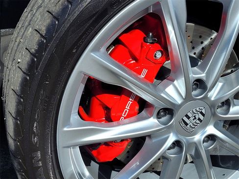 Used 2024 Porsche 718 Cayman S w/ Premium Package image 10