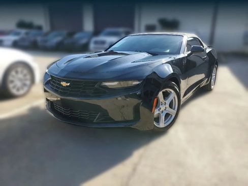 Used 2019 Chevrolet Camaro LT RWD image 3