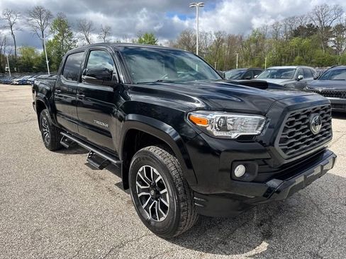 Used 2023 Toyota Tacoma TRD Sport AWD/4WD image 1