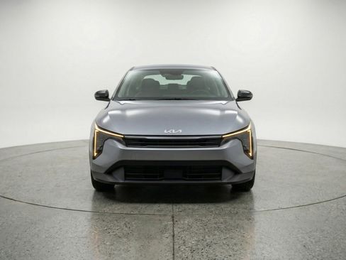 Used 2025 Kia K4 LXS image 2