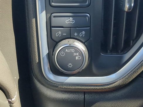 Used 2022 Chevrolet Silverado 1500 LT w/ All Star Edition Plus RWD image 26