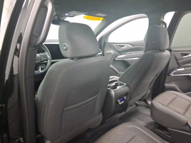 Used 2025 Chevrolet Traverse LT AWD/4WD image 19