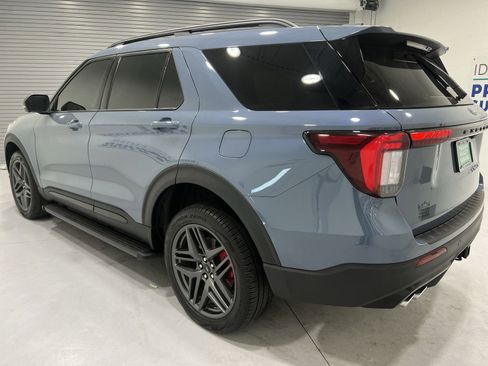 Used 2025 Ford Explorer ST w/ Sun And Sound Package AWD/4WD image 6