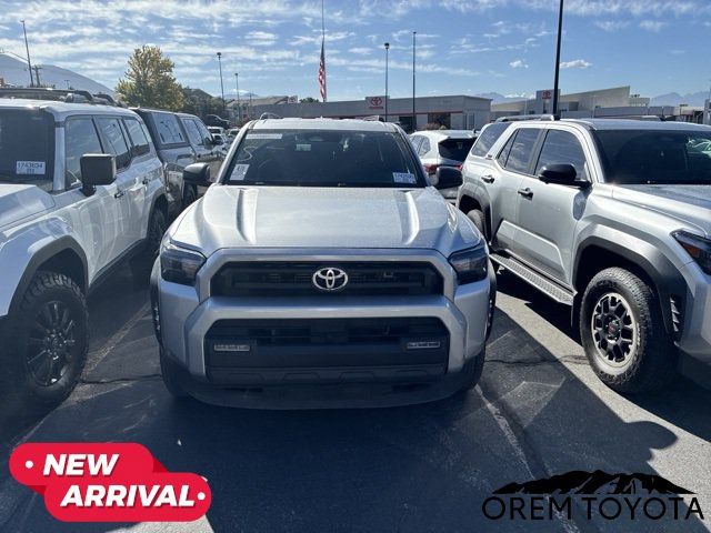 Used 2025 Toyota 4Runner SR5 AWD/4WD image 17