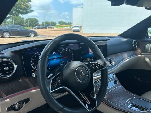 Used 2023 Mercedes-Benz E 350 Sedan image 13